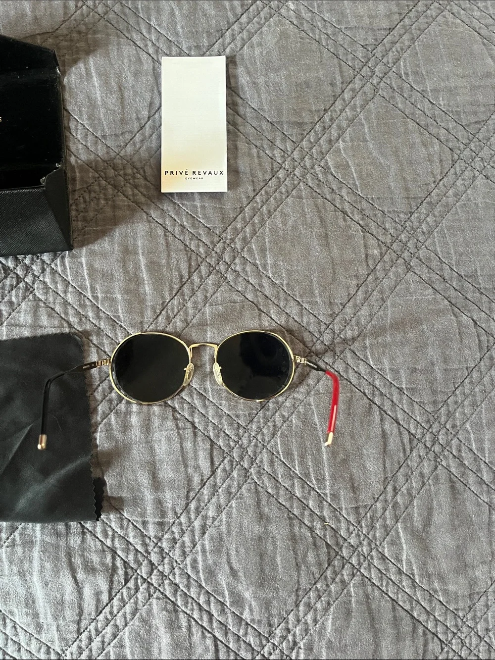Privé Revaux Men’s Round Metal Frame Sunglasses in Gold/Black